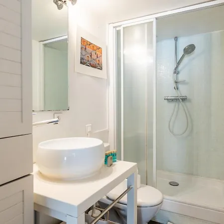 Appartamento Bright And Chic Duplex With Ac, Heart Of 9th Parigi