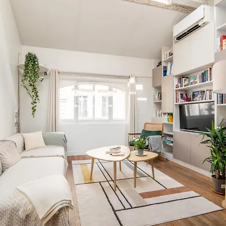 Bright And Chic Duplex With Ac, Heart Of 9th Apartment